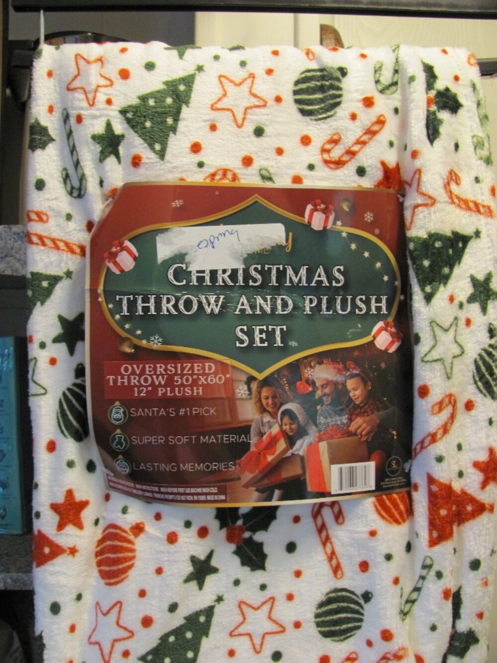 HOLIDAY HOME 2 PIECE THROW & PILLOW SET NWT - Picture 3 of 4